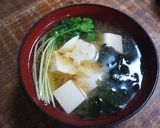 豆腐とわかめと貝割れ菜のお味噌汁！作り方4写真