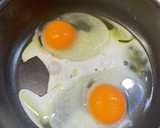 目玉焼きとキャベツ蒸し作り方1写真