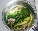 青梗菜と豚肉のお味噌汁作り方3写真