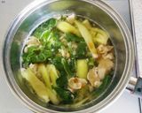 青梗菜と豚肉のお味噌汁作り方4写真