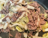 #白菜と薄切り#牛肉のすき焼きのたれ炒め作り方5写真