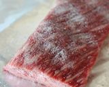 皆が喜ぶ【ローストビーフ（ワインレモン）作り方1写真