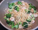 えびとブロッコリーの豆腐干ペペロンチーノ作り方7写真