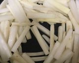 大量消費に！皮ごと大根のコチュジャン炒め作り方2写真