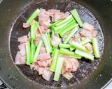 ベーコンと小松菜のピーナッツクリーム炒め作り方3写真