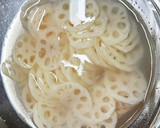 れんこん豚と生姜のオイスター炒め作り方1写真