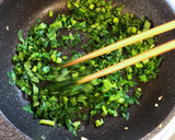 シンプルが美味しい！ほうれん草と卵の炒飯作り方4写真
