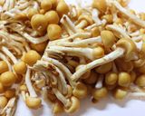 寒い日のごちそう♪株なめこワカメの味噌汁作り方2写真