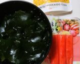 簡単！包丁不要♪わかめとカニカマの酢の物作り方1写真