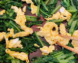 ご飯が進む！大根の葉と卵のオイスター炒め作り方5写真