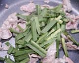 簡単！豚ニラ炒め　うま味もやし1袋作り方2写真