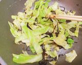 お弁当に我が家の定番・キャベツバター昆布作り方5写真