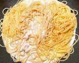 スモークサーモンと法蓮草のクリームパスタ作り方3写真