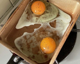 半熟目玉焼き(シャウエッセンの後で)作り方1写真