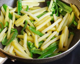 ☆簡単☆ポテトとピーマンの旨炒め作り方2写真