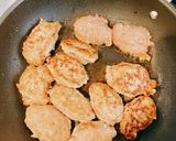 混ぜて焼くだけ！照り焼き月見つくね作り方6写真