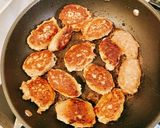 混ぜて焼くだけ！照り焼き月見つくね作り方7写真