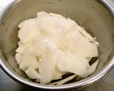 彩り副菜✿ハヤトウリと柿のごま酢和え作り方1写真