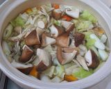 つるっと食感が楽しい❣挽肉入り白玉豆乳鍋作り方8写真