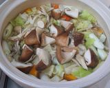 つるっと食感が楽しい❣挽肉入り白玉豆乳鍋作り方8写真