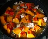 フライパンでカボチャ煮（鶏モモ入り）♪作り方3写真