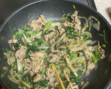 豚こま肉と春菊のオイスター炒め作り方10写真