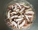 鶏胸肉・長ねぎ・椎茸の塩麹 レンジ蒸し!作り方3写真