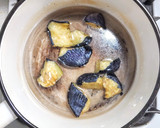 冷凍揚げナスと豆苗と生姜の味噌汁作り方2写真