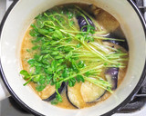 冷凍揚げナスと豆苗と生姜の味噌汁作り方3写真