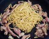 ピーマンと鶏せせりの塩焼きそば作り方4写真