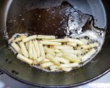 イカの塩辛と冷凍フライドポテトのパスタ作り方3写真