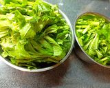 優しい味わいの大根の葉いしる煮作り方1写真