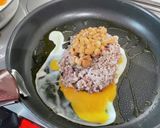 五穀米の納豆キムチ炒飯の目玉焼き乗せ作り方3写真