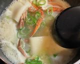 お餅入り！！ワタリガニのお味噌汁作り方2写真