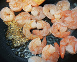 帆立だしでむきエビとチンゲン菜の中華炒め作り方3写真