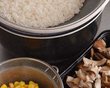舞茸とコーンのバター醤油ご飯作り方1写真