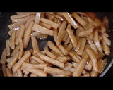 動画レシピ甘辛こんにゃく炒めに柿の種のせ作り方3写真