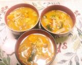 南瓜と野菜とキノコ盛り沢山の味噌汁☺⛄☕作り方5写真