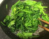 スキレットで☆ほうれん草の巣ごもり卵♪作り方3写真