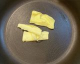小さいヤリイカで♡イカ墨楽しむバター焼作り方1写真
