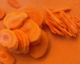 簡単！にんじんとツナのうまうま炒め♩作り方1写真