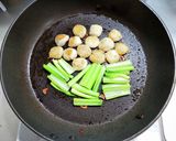 里芋に小松菜と小エビの醤油炒め作り方4写真