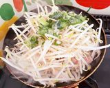 簡単☆鶏ミンチ＆もやしのヘルシー春巻き作り方4写真