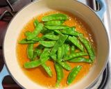 絹さやとかまぼこの卵とじ作り方6写真