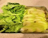 セロリのオイル蒸し作り方1写真