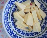 5分！簡単！さつま芋・卵の甘い味噌汁♪作り方1写真