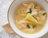 5分！簡単！さつま芋・卵の甘い味噌汁♪作り方5写真