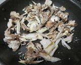 W使い♪　舞茸とはんぺんのごま油マヨ炒め作り方2写真