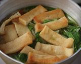 お揚げがメインの節約豪華味噌汁作り方3写真