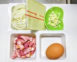 ベーコンと玉ネギに卵のスープ作り方1写真
